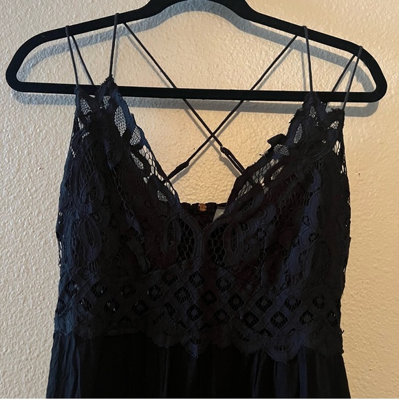 Free People Adella Slip dress Elegant Black Lace size Small - Picture 4 of 5